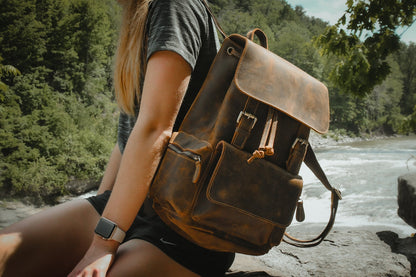 Chic Vintage Leather Harlem Backpack - Timeless Style for Every Adventure